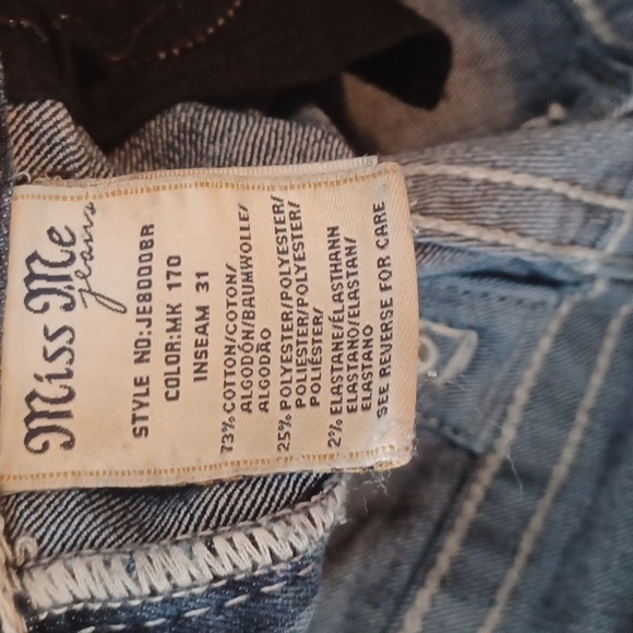 Miss Me size 26 bootcut jeans. Some whisking. Great white stitching.Bling! - Picture 9 of 11